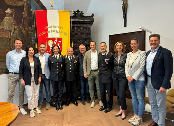 Visita ufficiale del Comandante Giuseppe Specchio al governo cittadino di Bressanone